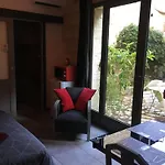 Chambre Sur Jardin Secret - Avignon Centre - Climatisee