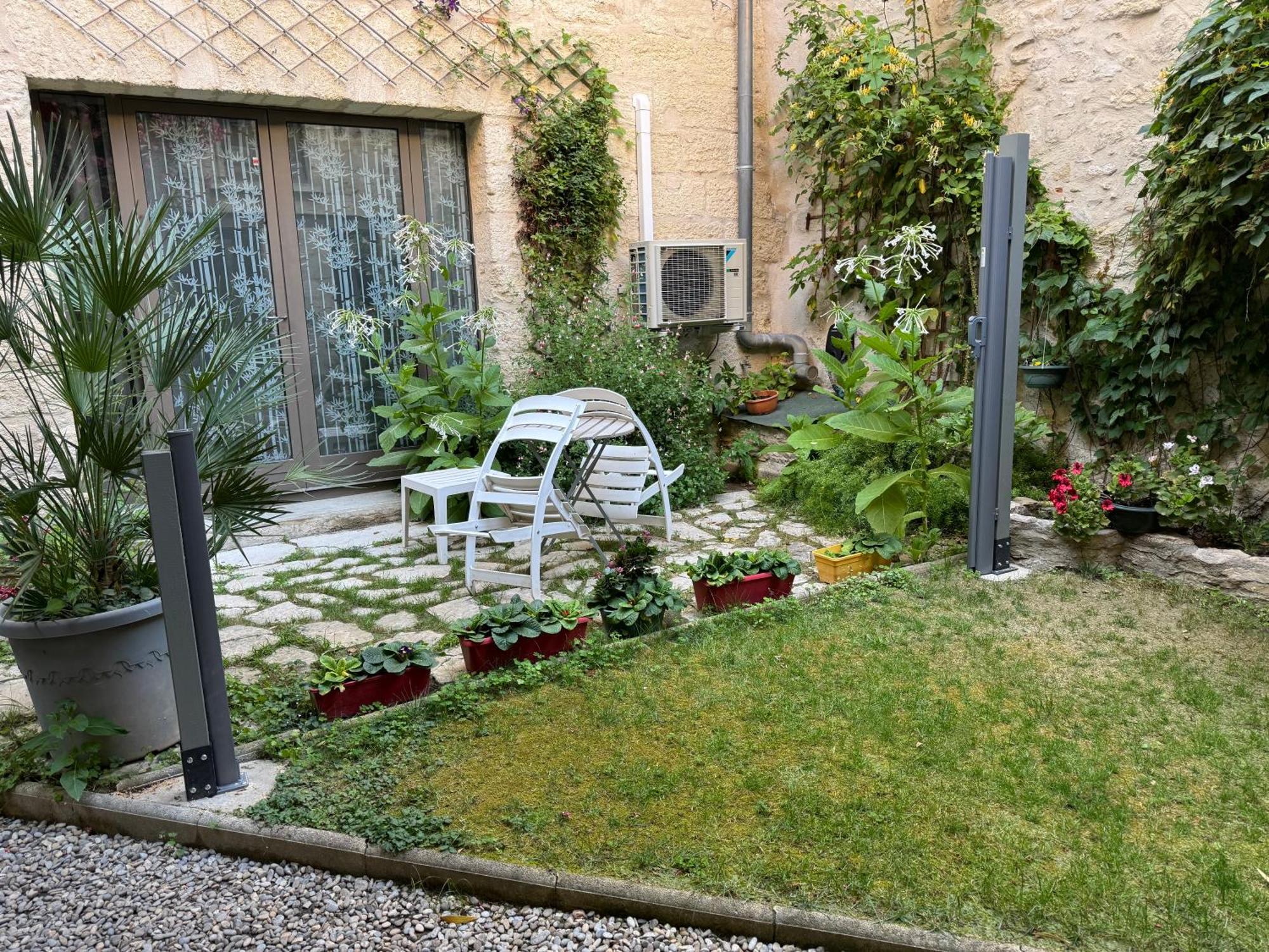 Maison d'hôtes Sur Jardin Secret *